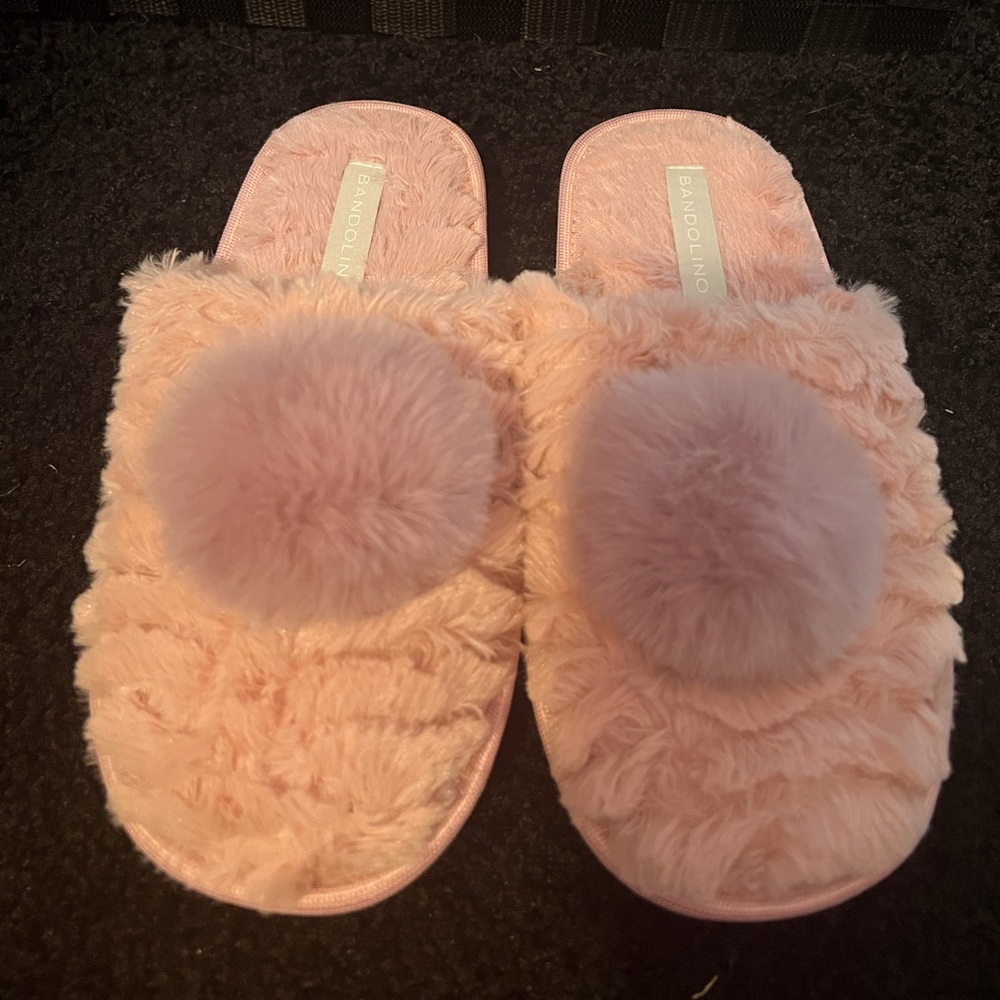 Bandolino size 5/6 slippers